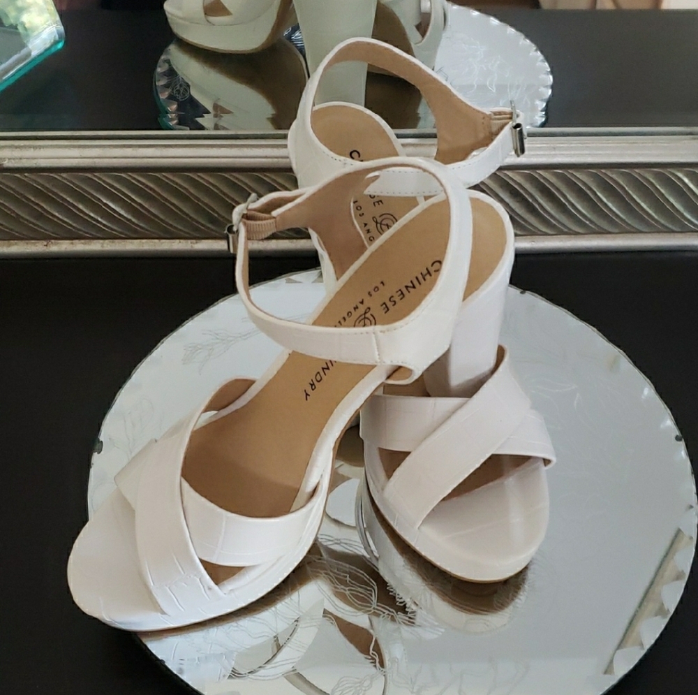 Chinese Laundry White Croc-Pattern Sandals